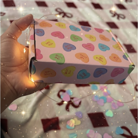 ✨ Valentine’s Day Mystery Luxe Boxes ✨ - Picture 5 of 5